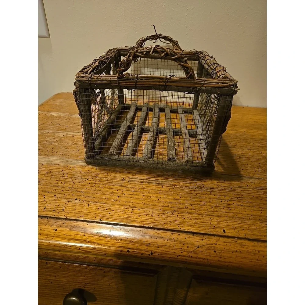 vintage handcrafted primitive rustic basket